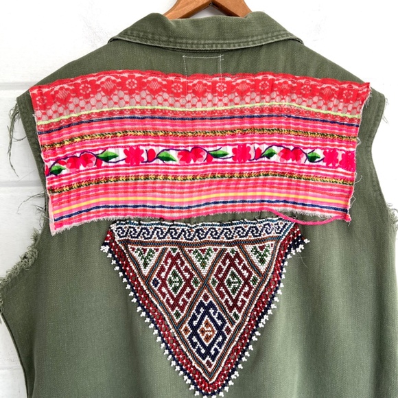 TRICIA FIX Embellished Vintage Army Jacket with Cut Off Sleeves - S - Picture 4 of 10